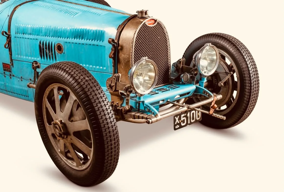 Zone 5 — Classic cars, Esso & gårdmiljø