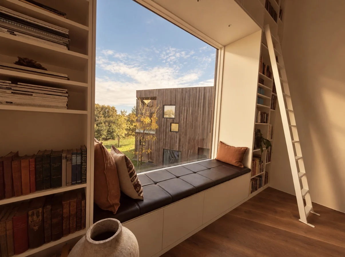 Zone 6 — Interiør, bibliotek & værelser